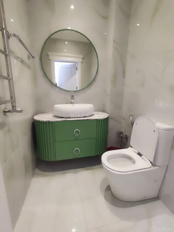 Satılır 4 otaqlı mənzil 130 m²