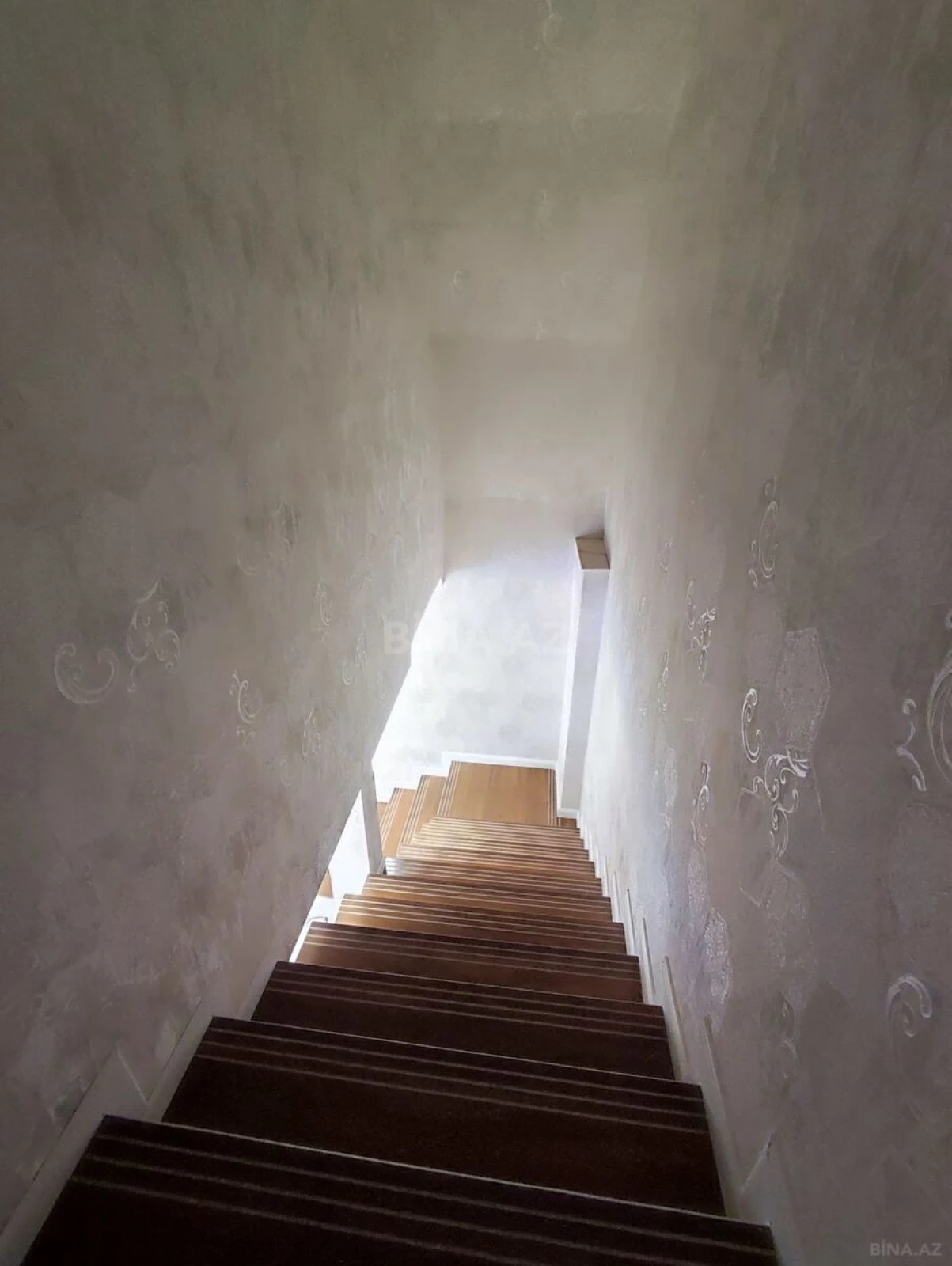 Satılır 4 otaqlı mənzil 130 m²