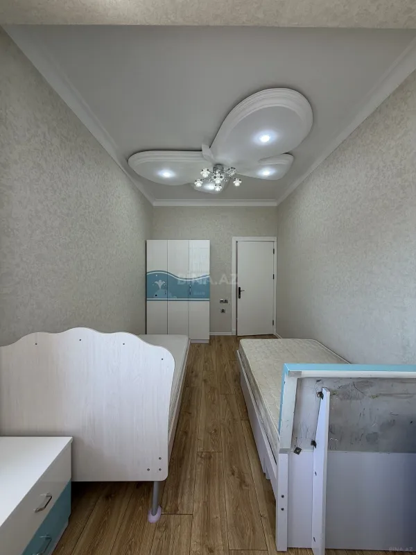 Satılır 3 otaqlı mənzil 110 m²