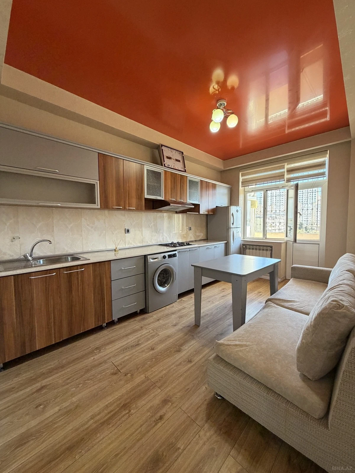 Satılır 3 otaqlı mənzil 110 m²