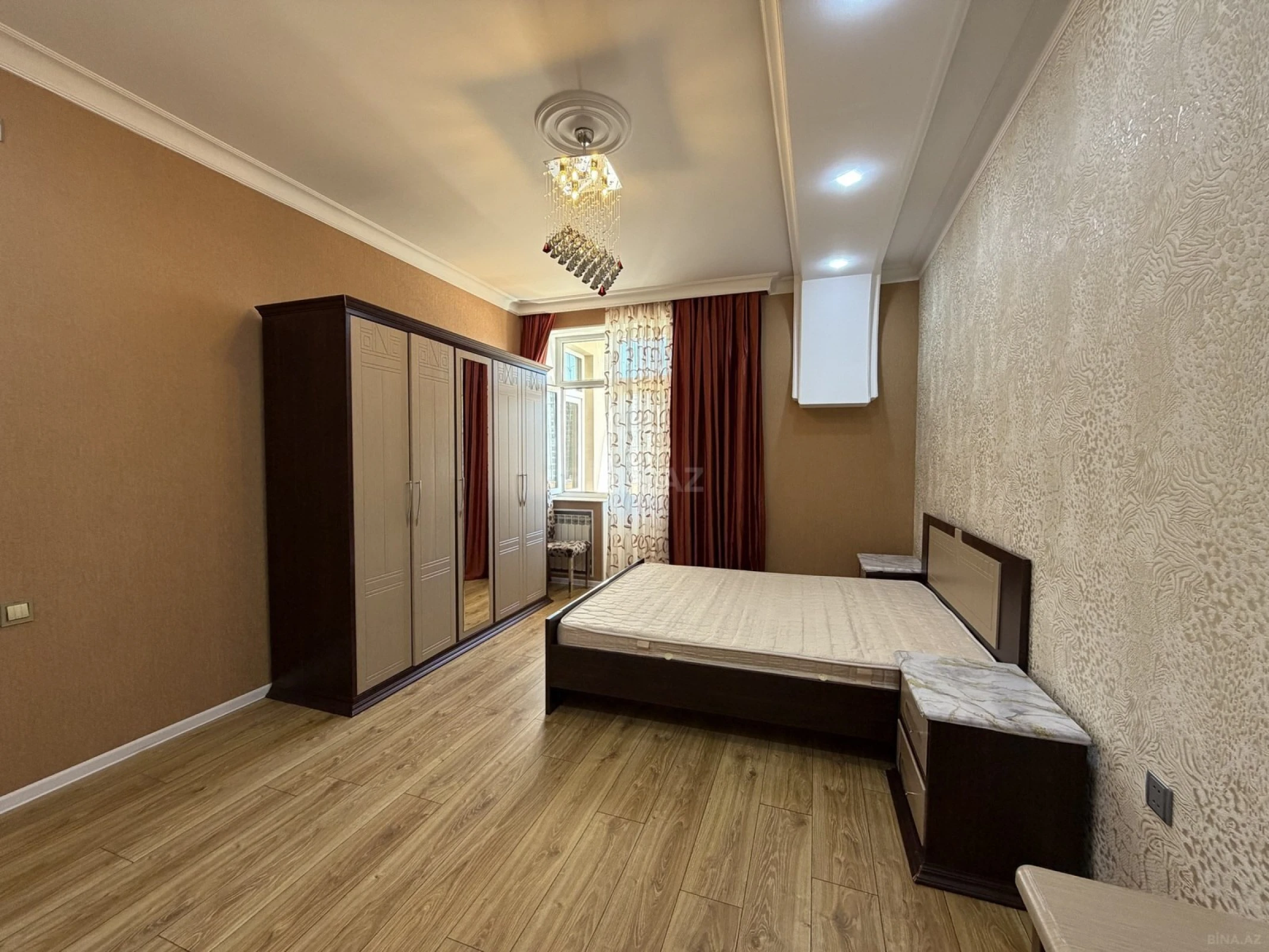 Satılır 3 otaqlı mənzil 110 m²