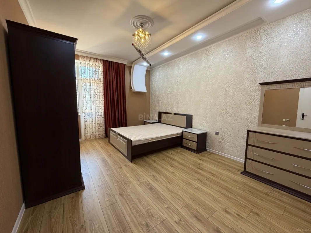 Satılır 3 otaqlı mənzil 110 m²