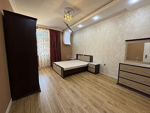Satılır 3 otaqlı mənzil 110 m²