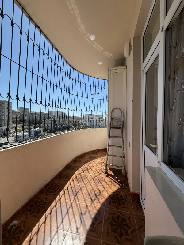 Satılır 3 otaqlı mənzil 110 m²