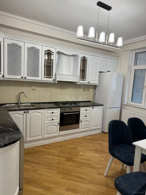 Kirayə verilir 3 otaqlı mənzil 120 m²