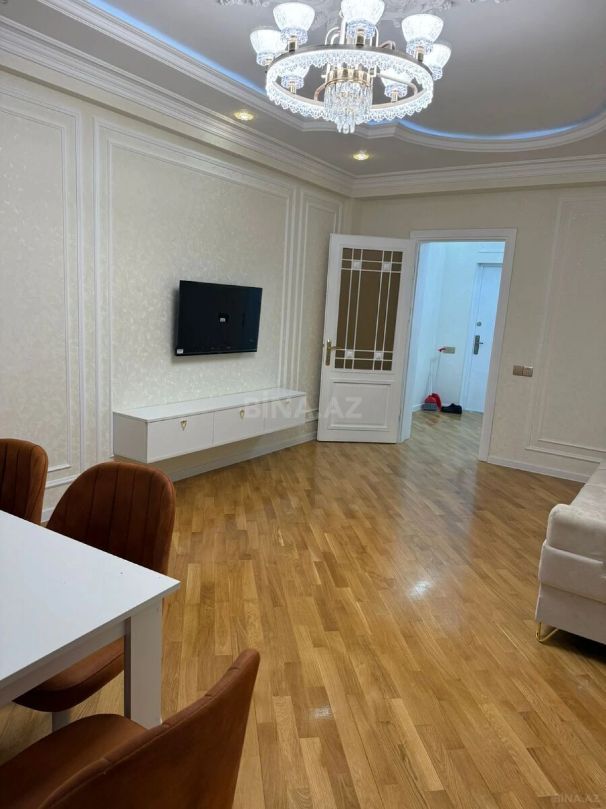 Kirayə verilir 3 otaqlı mənzil 120 m²