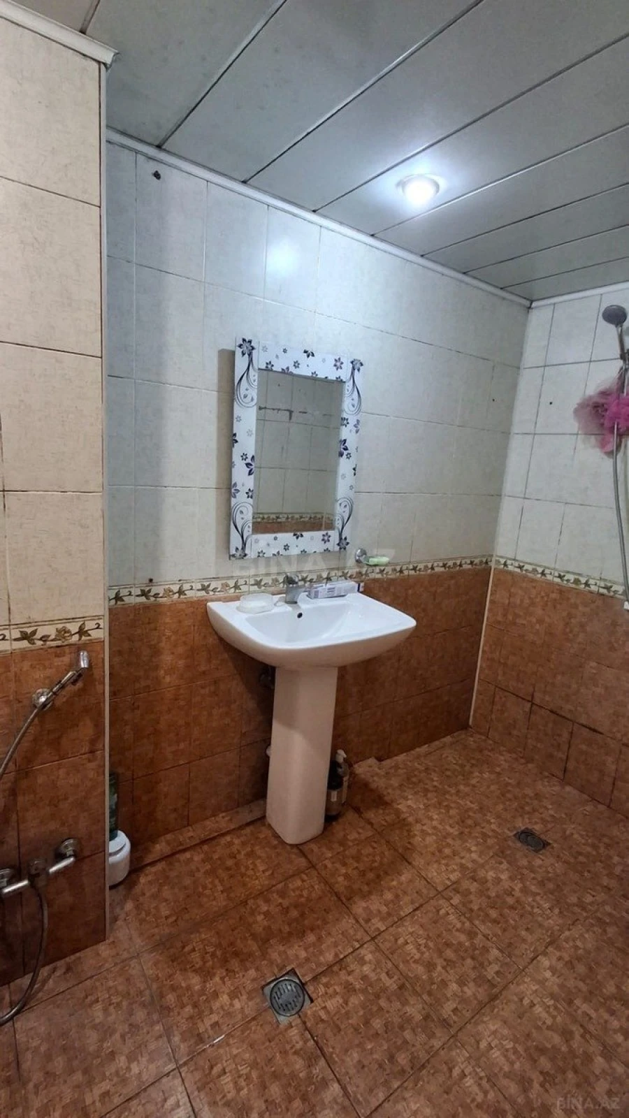 Satılır 2 otaqlı mənzil 70 m²