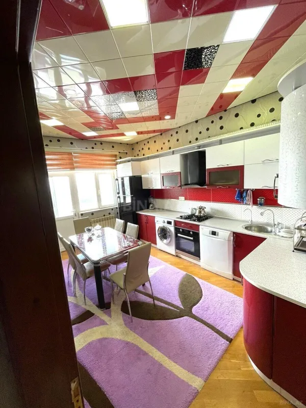 Satılır 2 otaqlı mənzil 90 m²