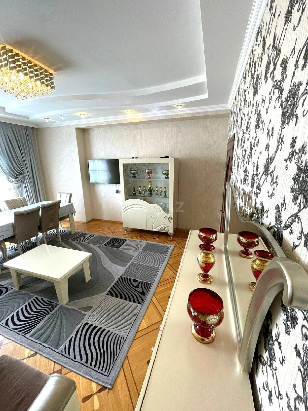 Satılır 2 otaqlı mənzil 90 m²
