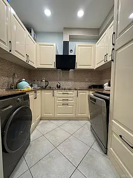 Satılır 3 otaqlı mənzil 82 m²