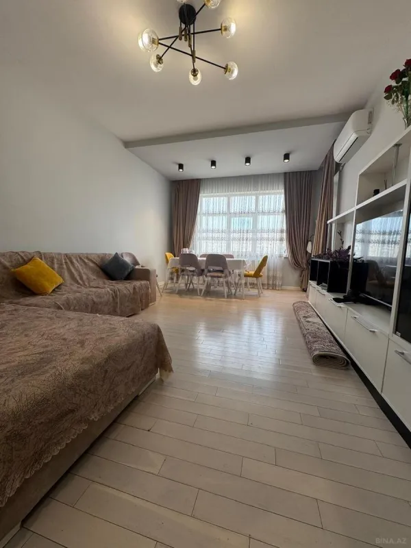 Satılır 3 otaqlı mənzil 82 m²