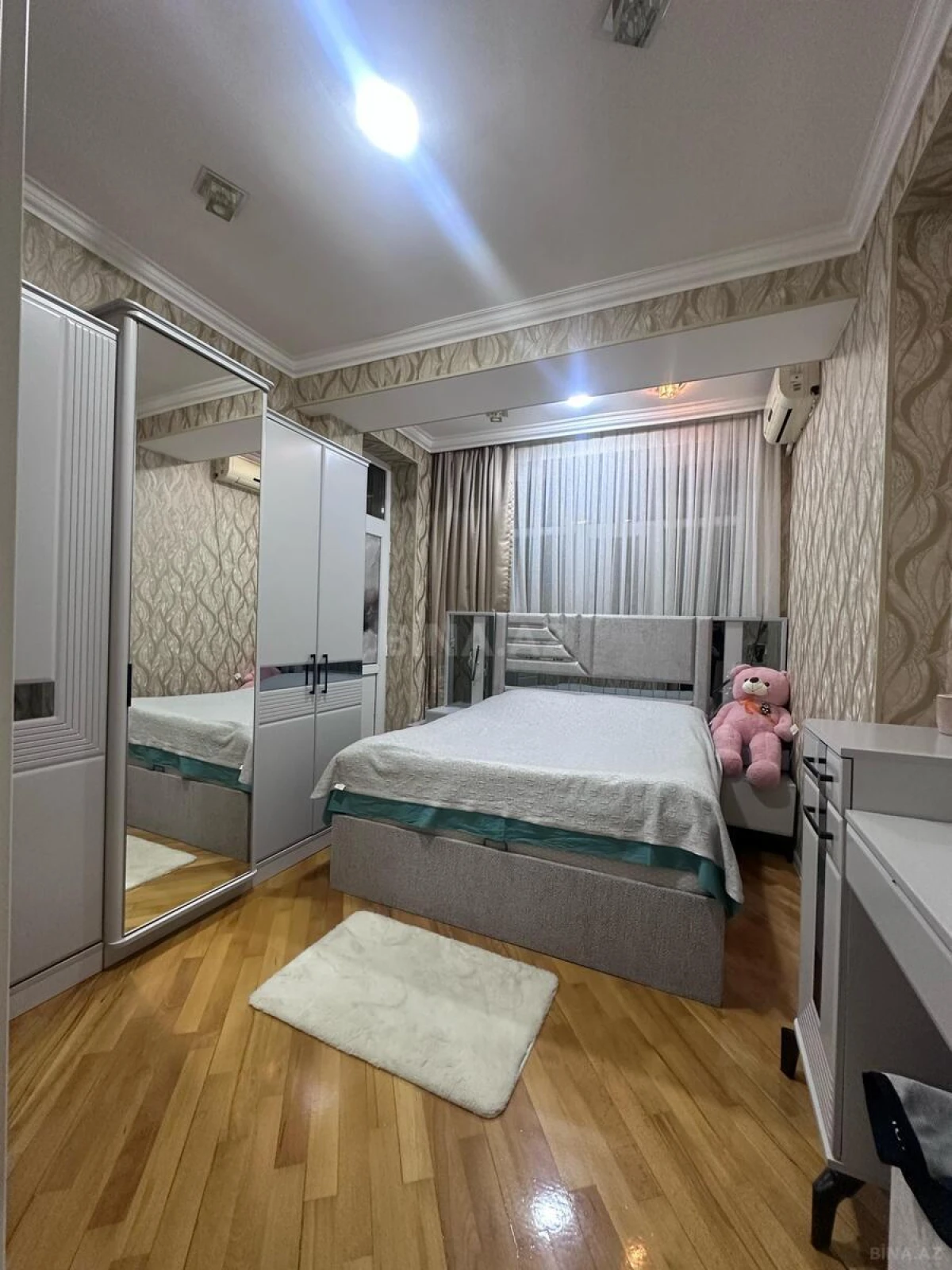 Satılır 3 otaqlı mənzil 101 m²