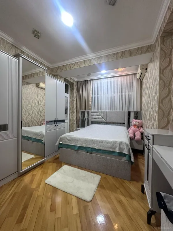 Satılır 3 otaqlı mənzil 101 m²