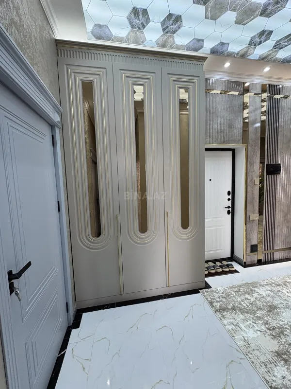 Satılır 3 otaqlı mənzil 106 m²