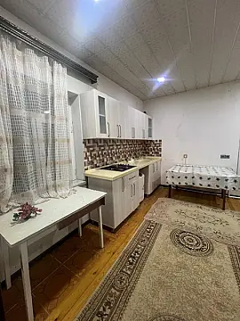 Kirayə verilir 2 otaqlı mənzil 50 m²