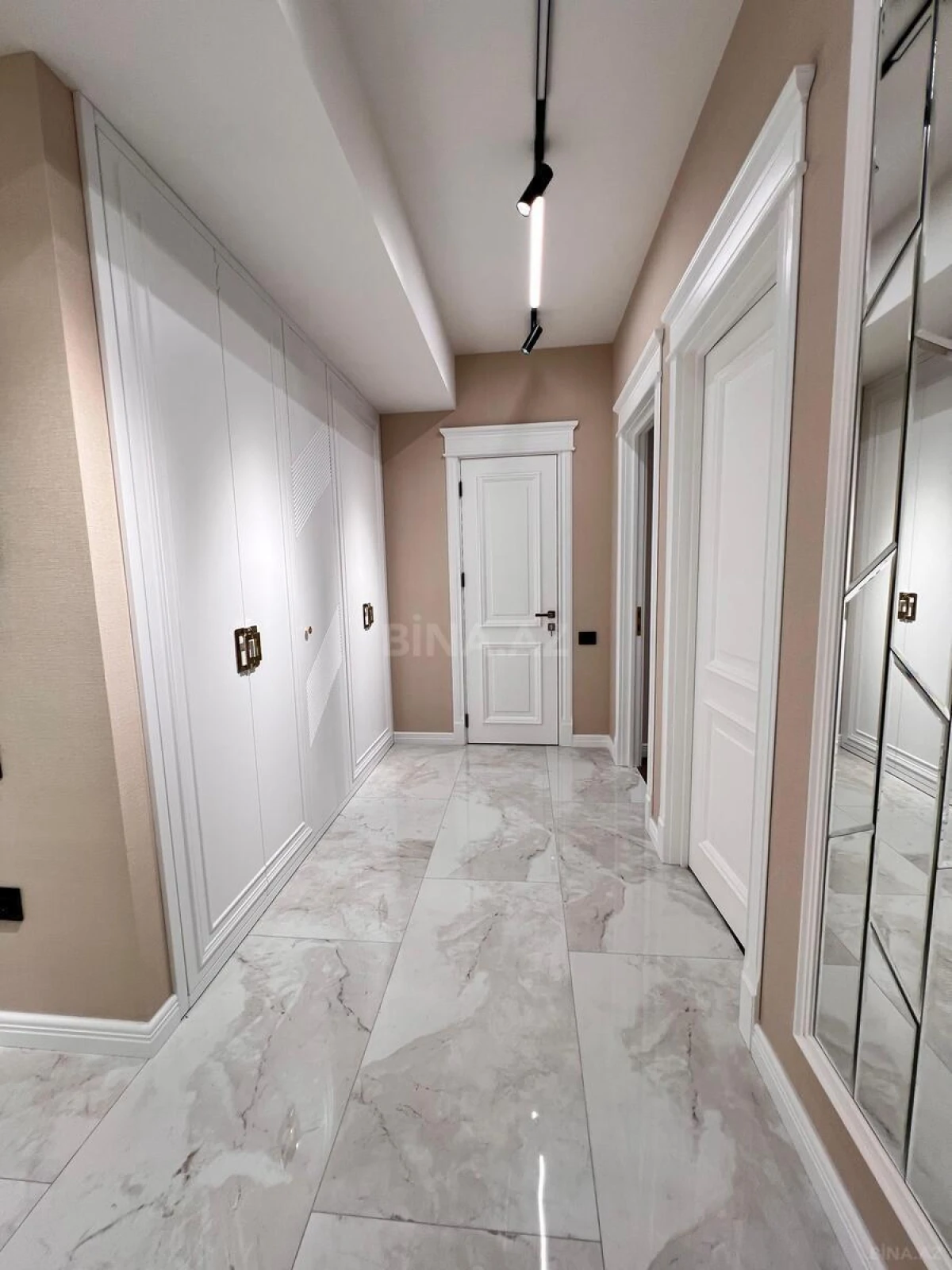 Satılır 3 otaqlı mənzil 91 m²