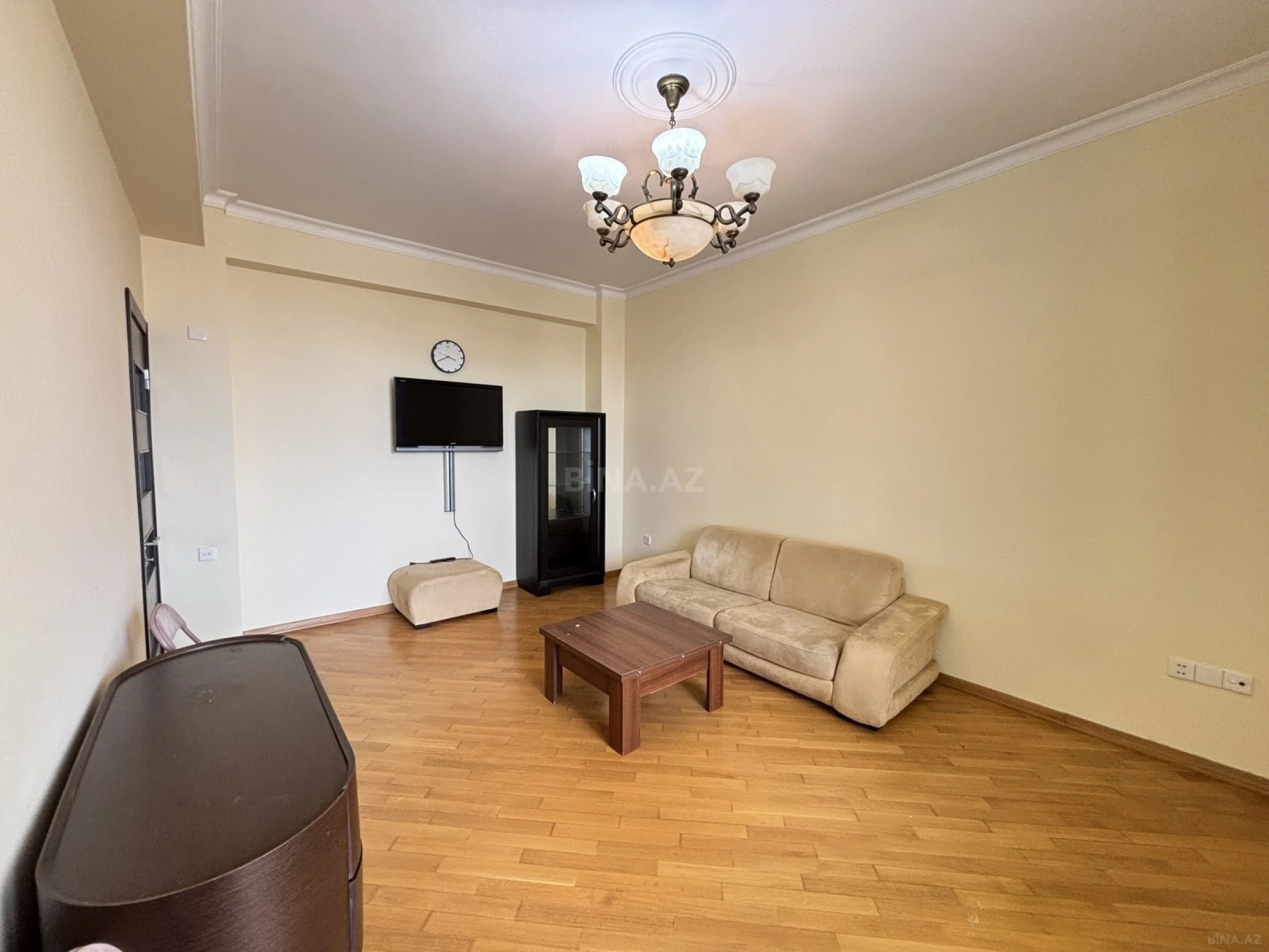 Kirayə verilir 3 otaqlı mənzil 110 m²