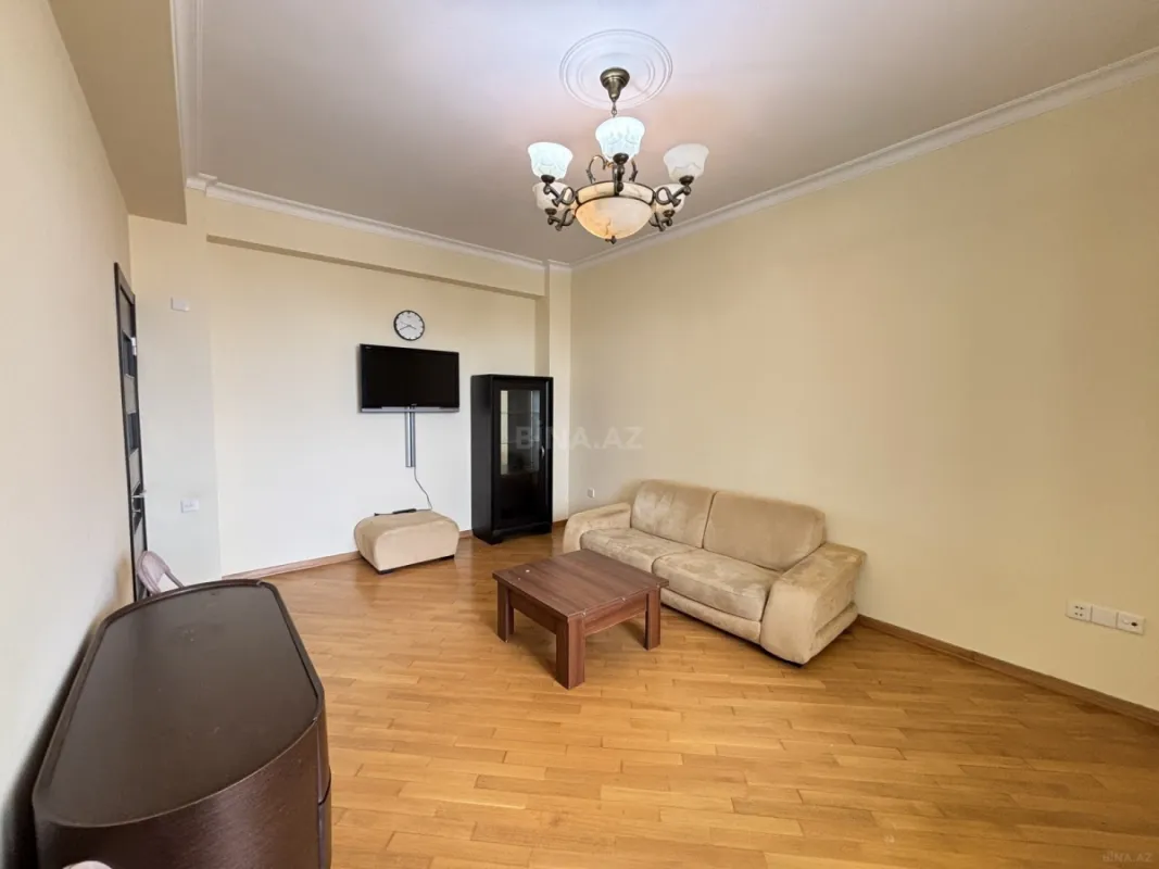 Kirayə verilir 3 otaqlı mənzil 110 m²