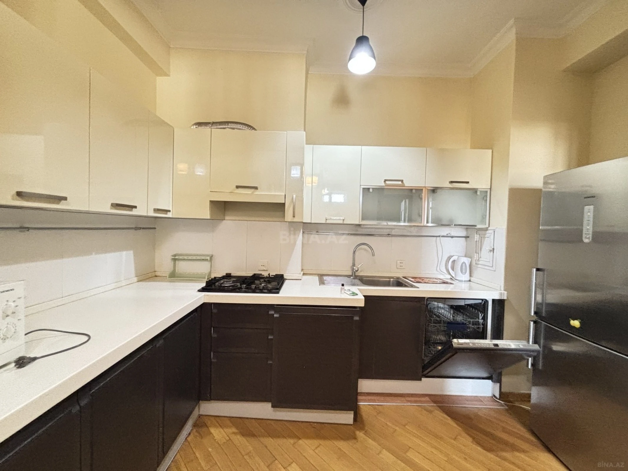 Kirayə verilir 3 otaqlı mənzil 110 m²