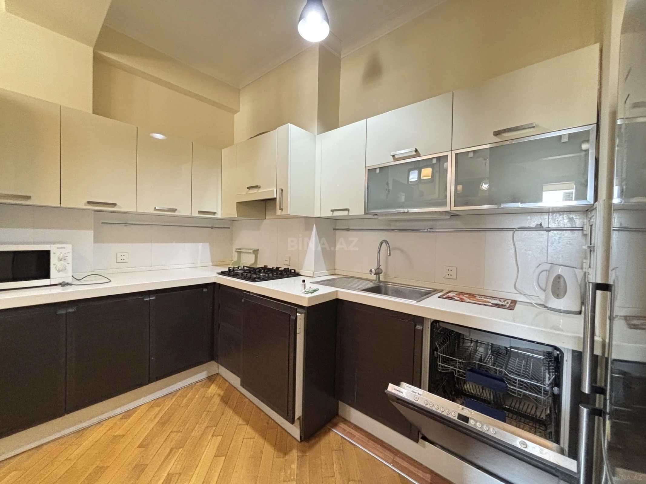 Kirayə verilir 3 otaqlı mənzil 110 m²