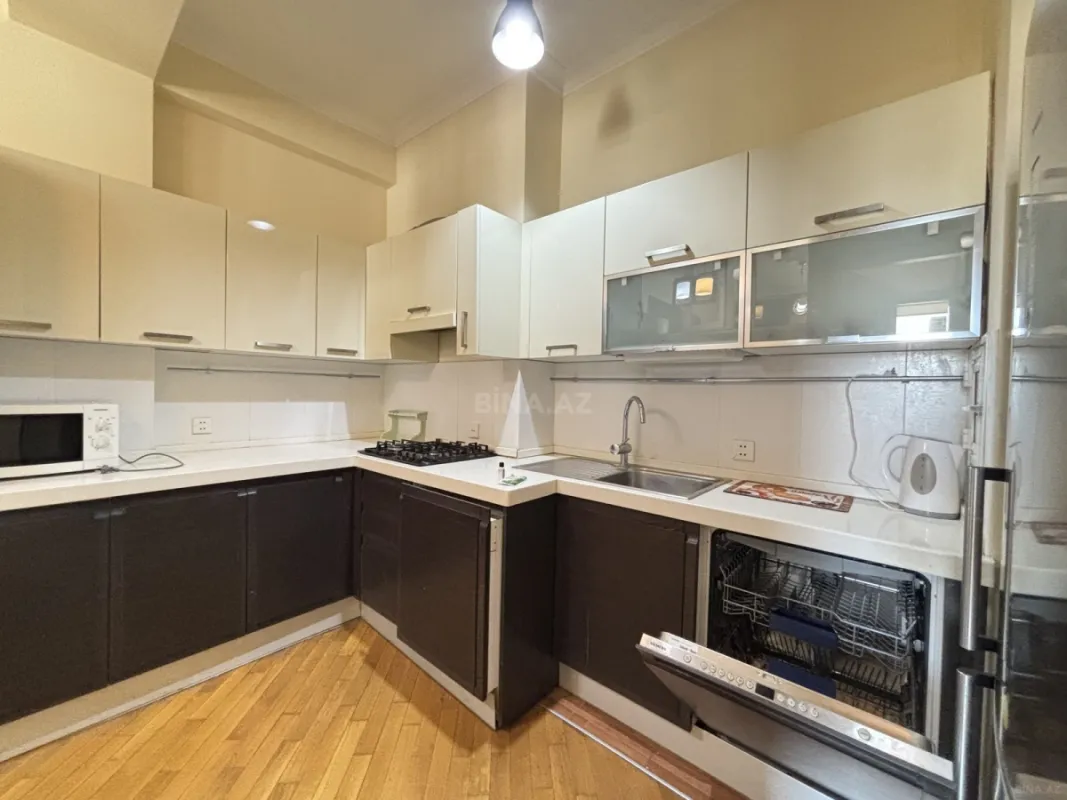 Kirayə verilir 3 otaqlı mənzil 110 m²