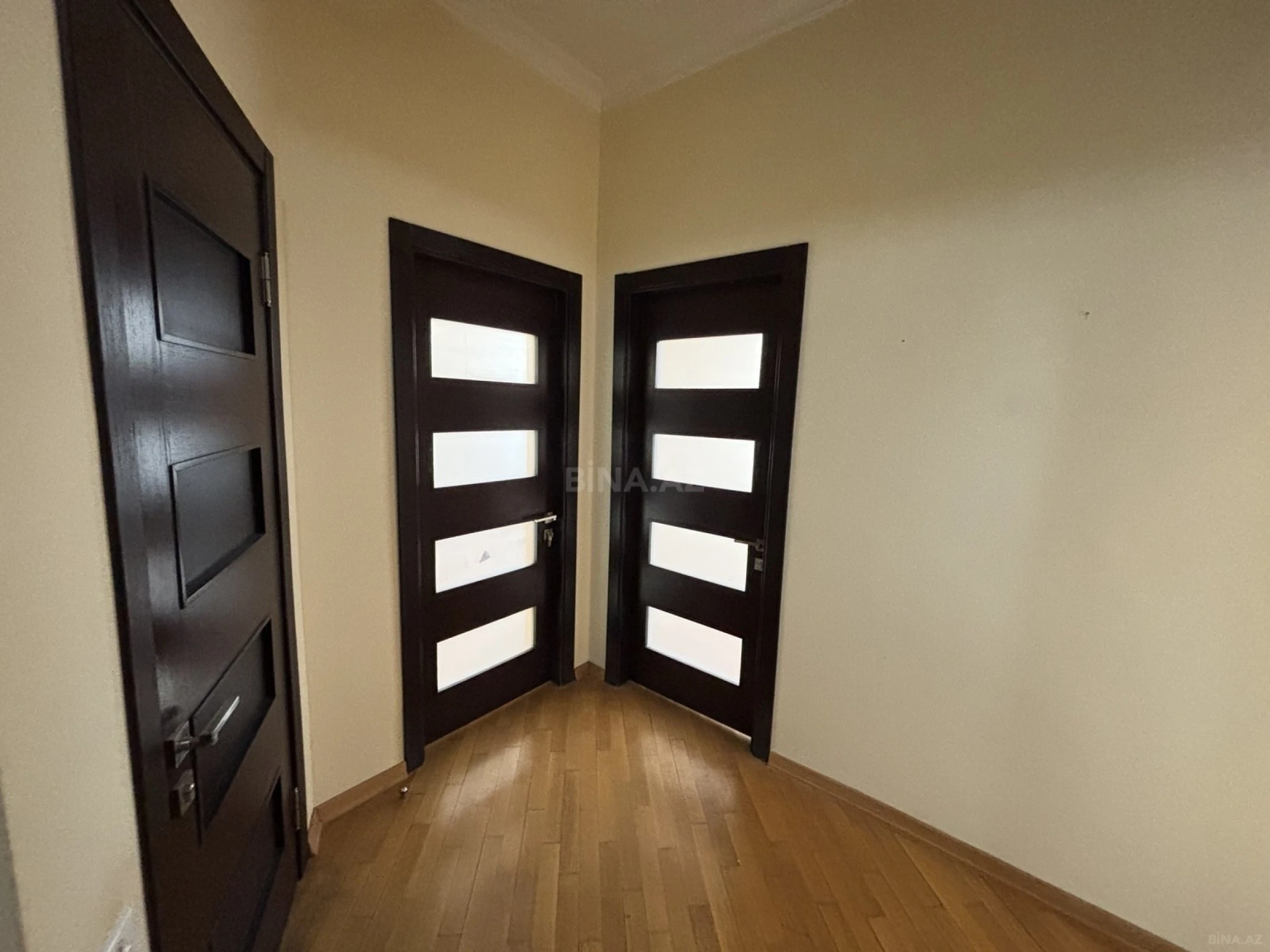 Kirayə verilir 3 otaqlı mənzil 110 m²