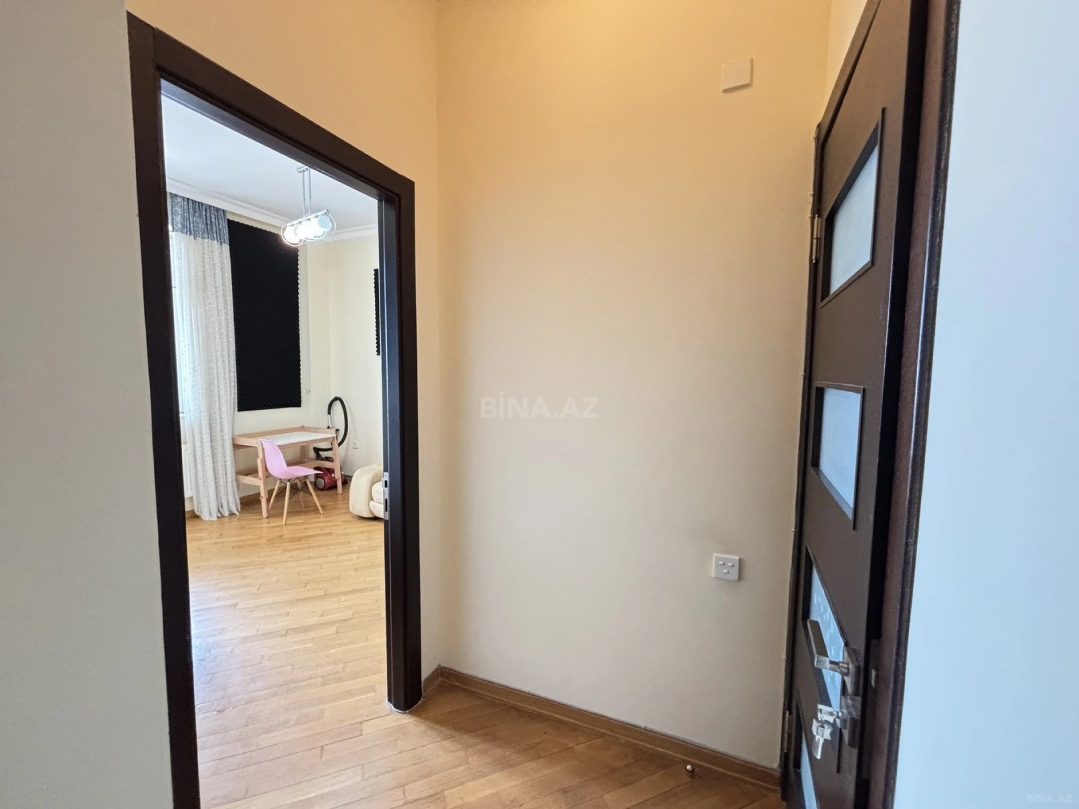 Kirayə verilir 3 otaqlı mənzil 110 m²