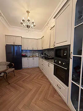 Satılır 3 otaqlı mənzil 160 m²