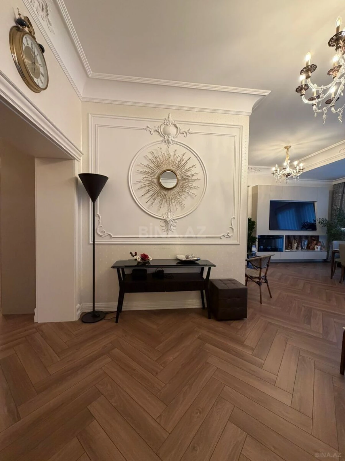 Satılır 3 otaqlı mənzil 160 m²