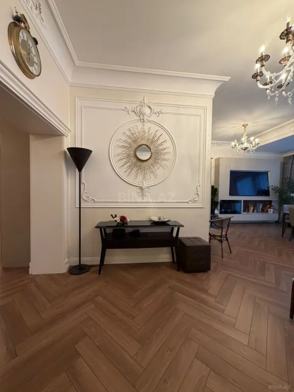 Satılır 3 otaqlı mənzil 160 m²