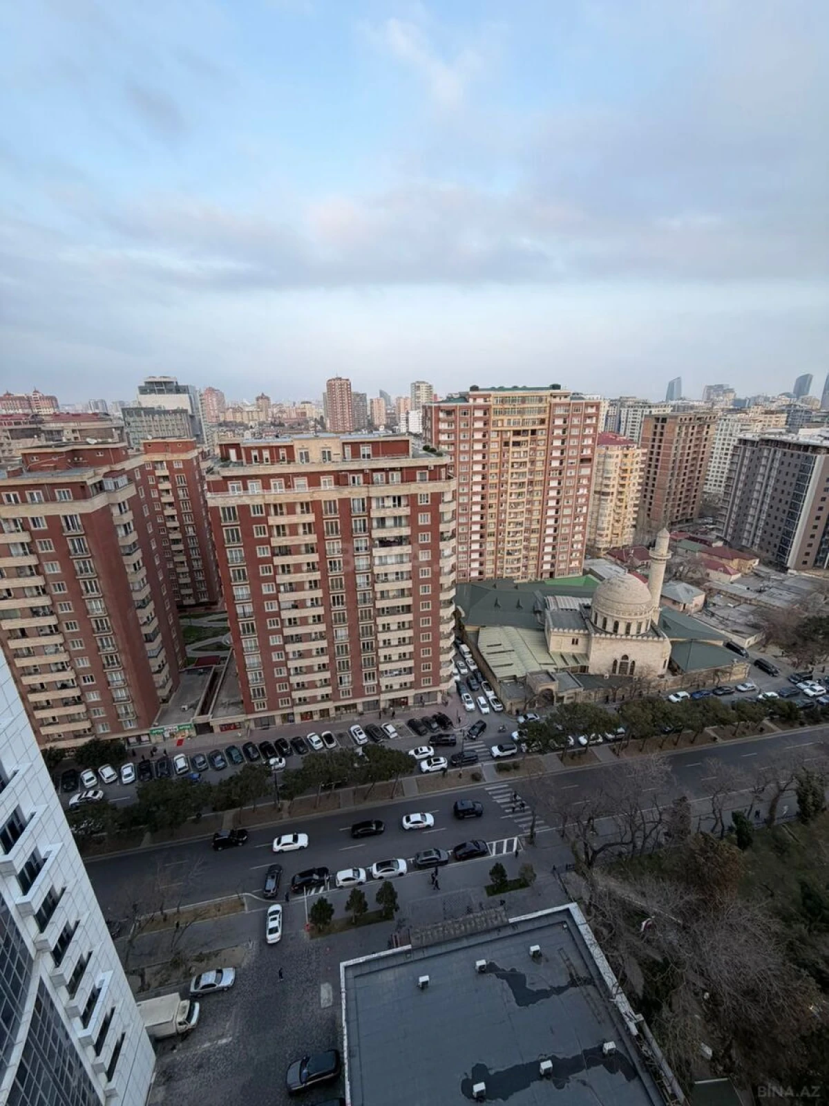 Satılır 3 otaqlı mənzil 160 m²