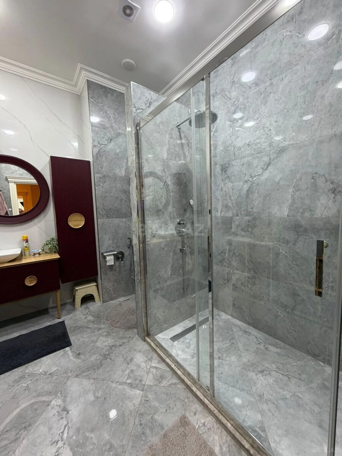 Satılır 3 otaqlı mənzil 160 m²