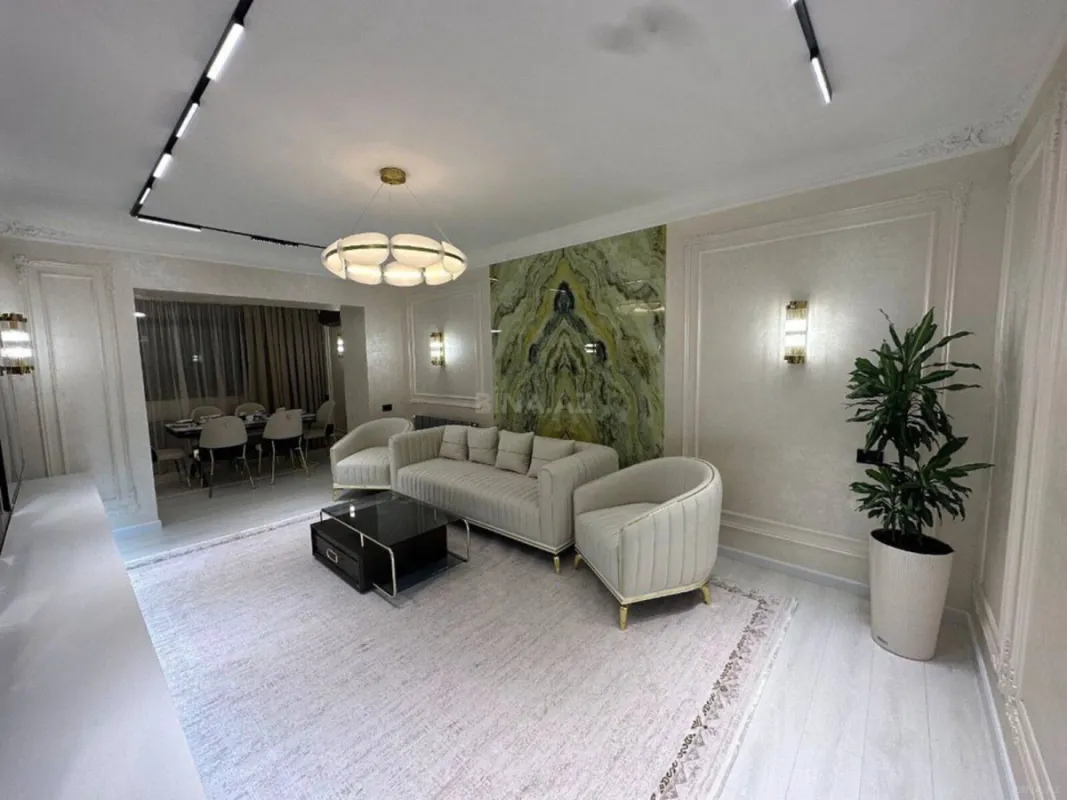 Kirayə verilir 3 otaqlı mənzil 120 m²