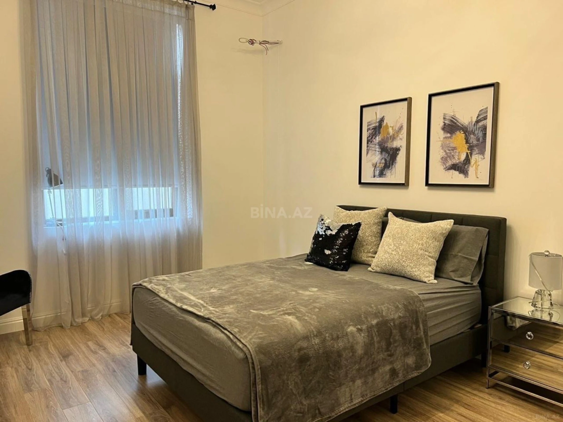 Kirayə verilir 4 otaqlı həyət evi 240 m²