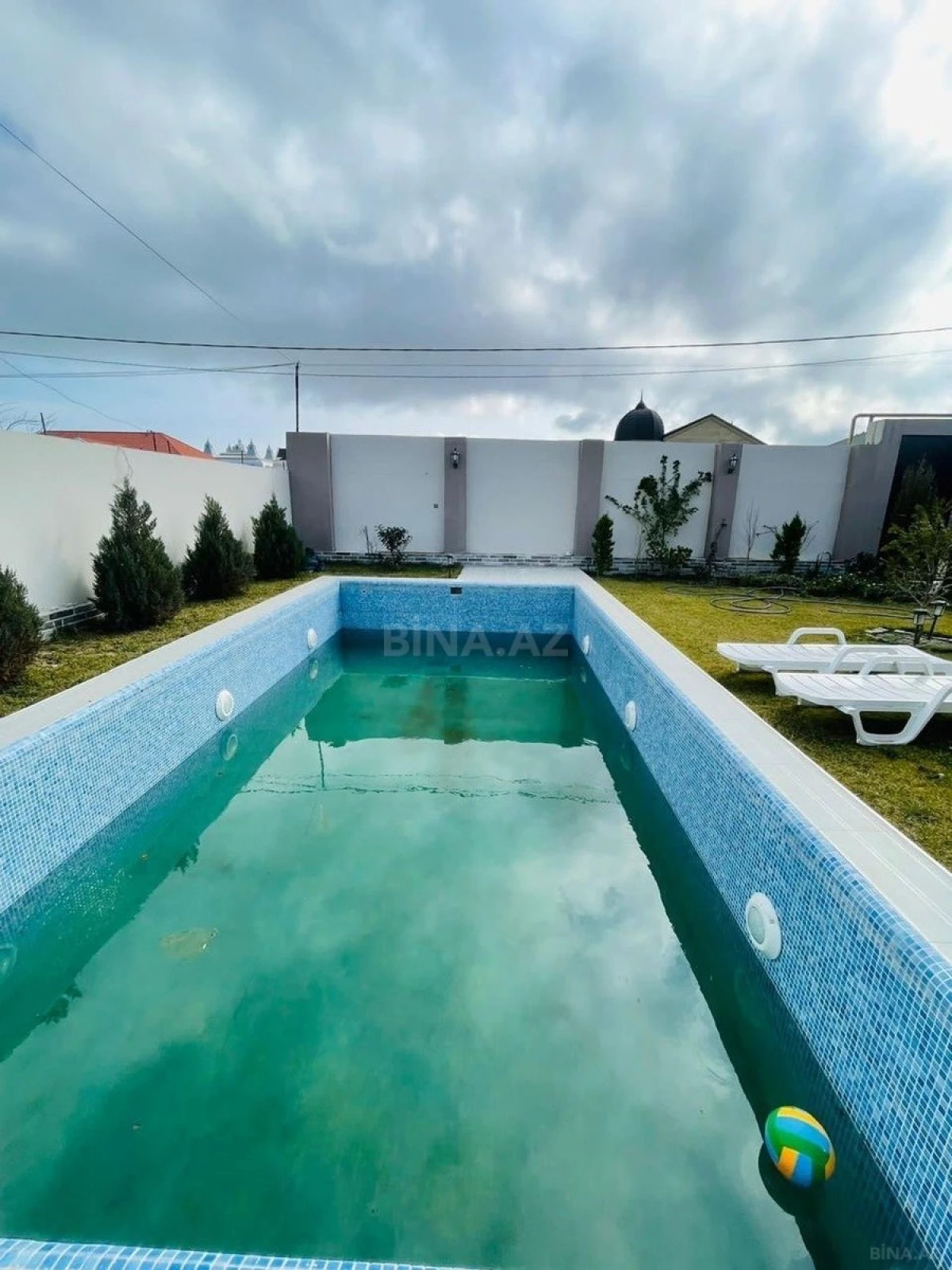 Kirayə verilir 4 otaqlı həyət evi 240 m²