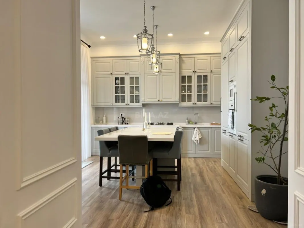 Kirayə verilir 4 otaqlı həyət evi 240 m²