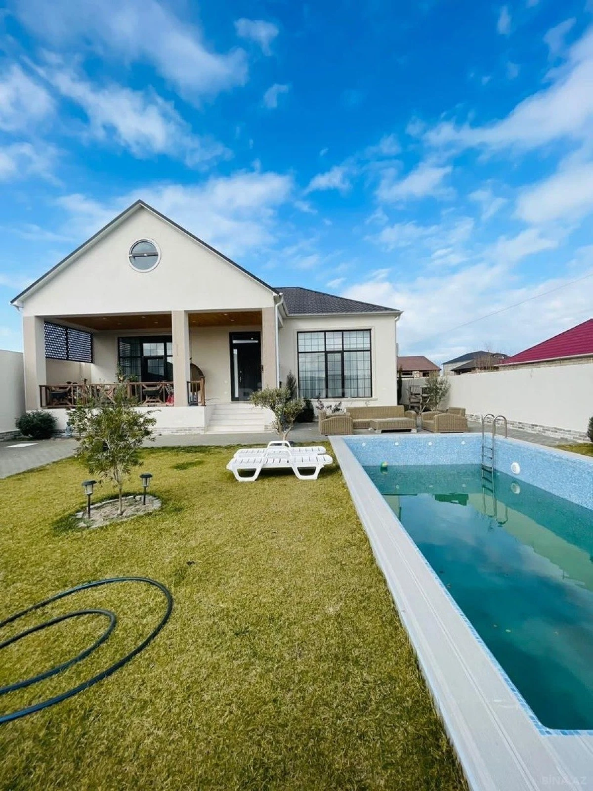 Kirayə verilir 4 otaqlı həyət evi 240 m²