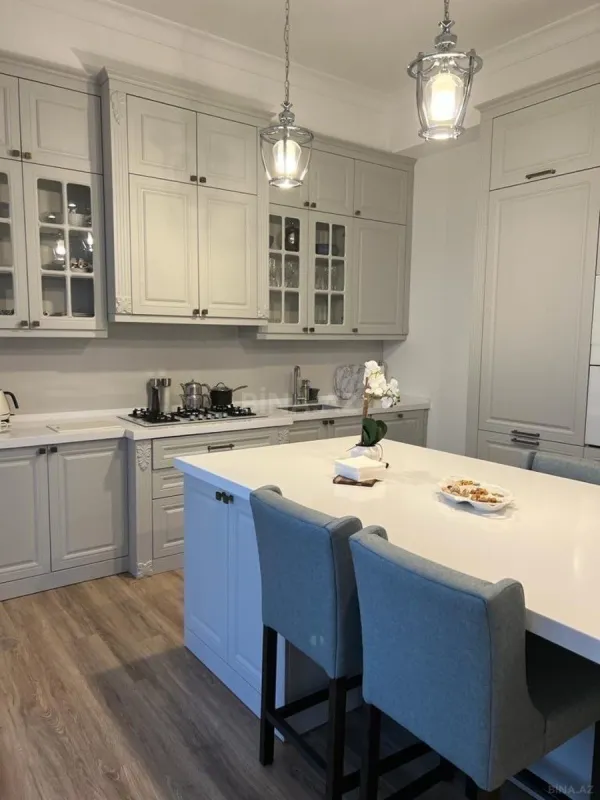 Kirayə verilir 4 otaqlı həyət evi 240 m²