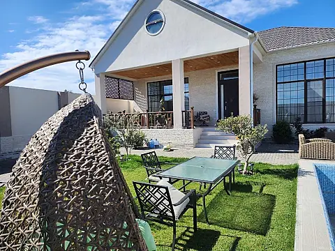 Kirayə verilir 4 otaqlı həyət evi 240 m²