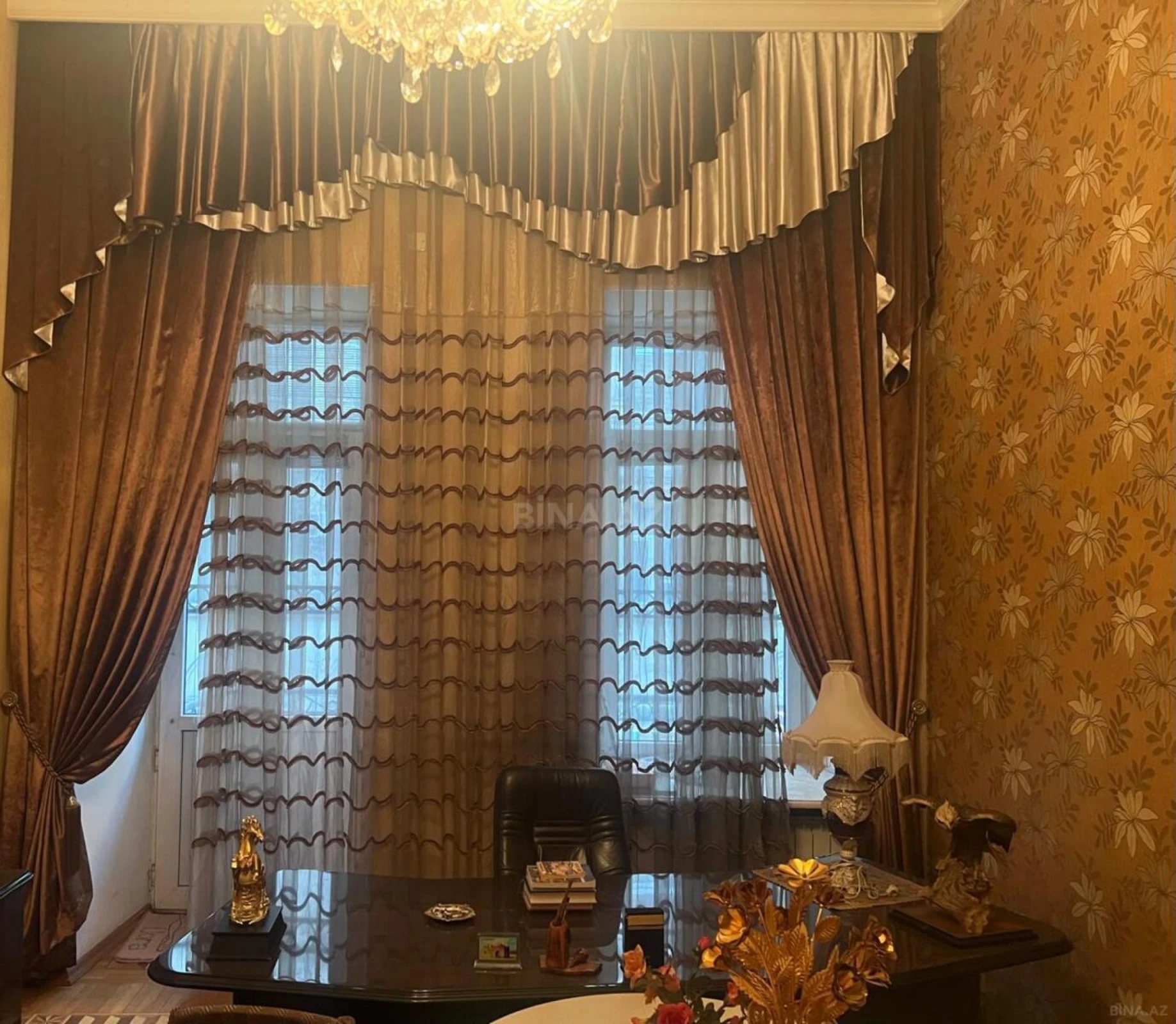Satılır 9 otaqlı mənzil 350 m²