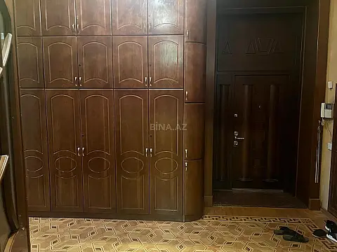 Satılır 9 otaqlı mənzil 350 m²