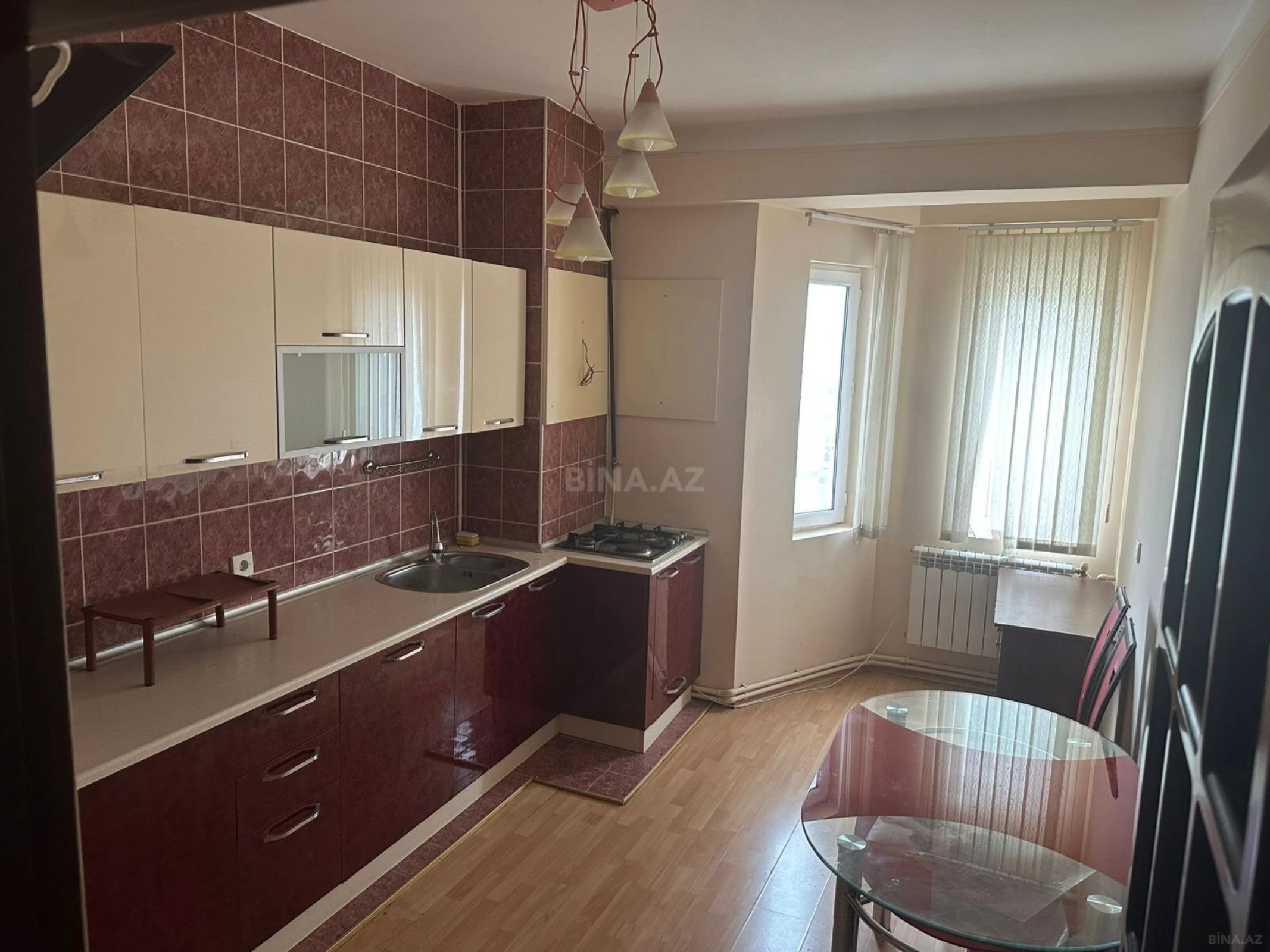 Kirayə verilir 2 otaqlı mənzil 80 m²