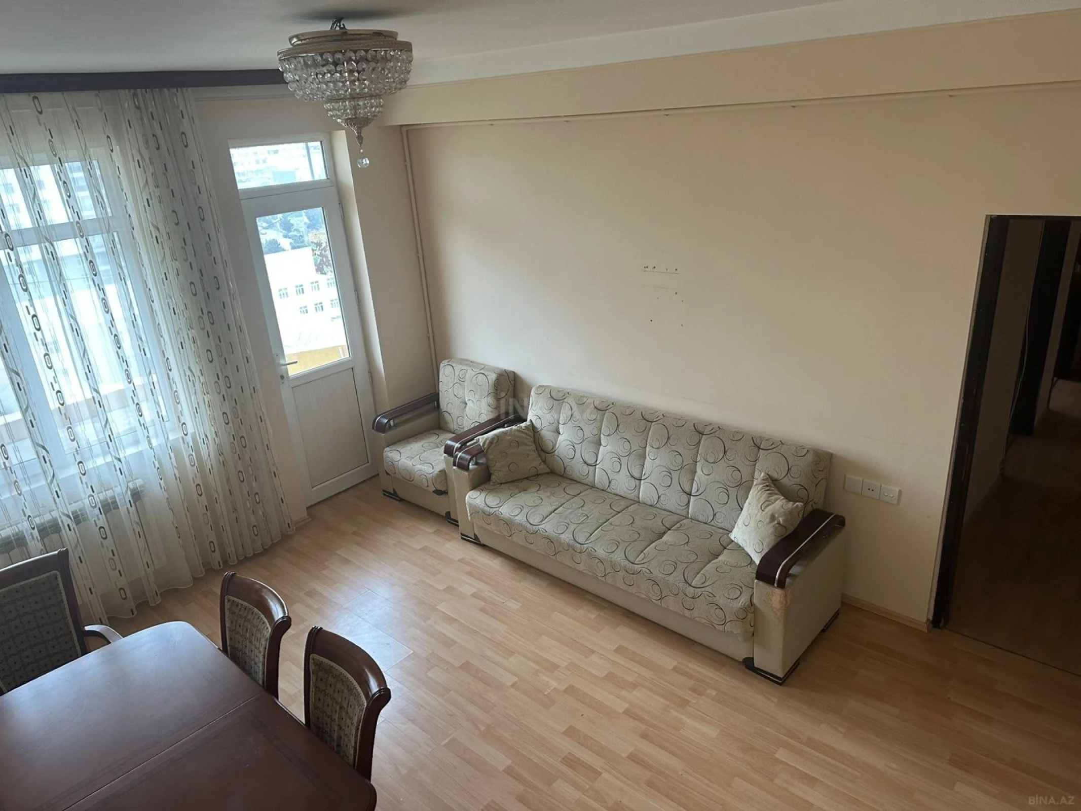 Kirayə verilir 2 otaqlı mənzil 80 m²