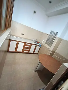 Satılır 4 otaqlı mənzil 124 m²
