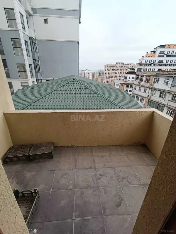 Satılır 4 otaqlı mənzil 124 m²