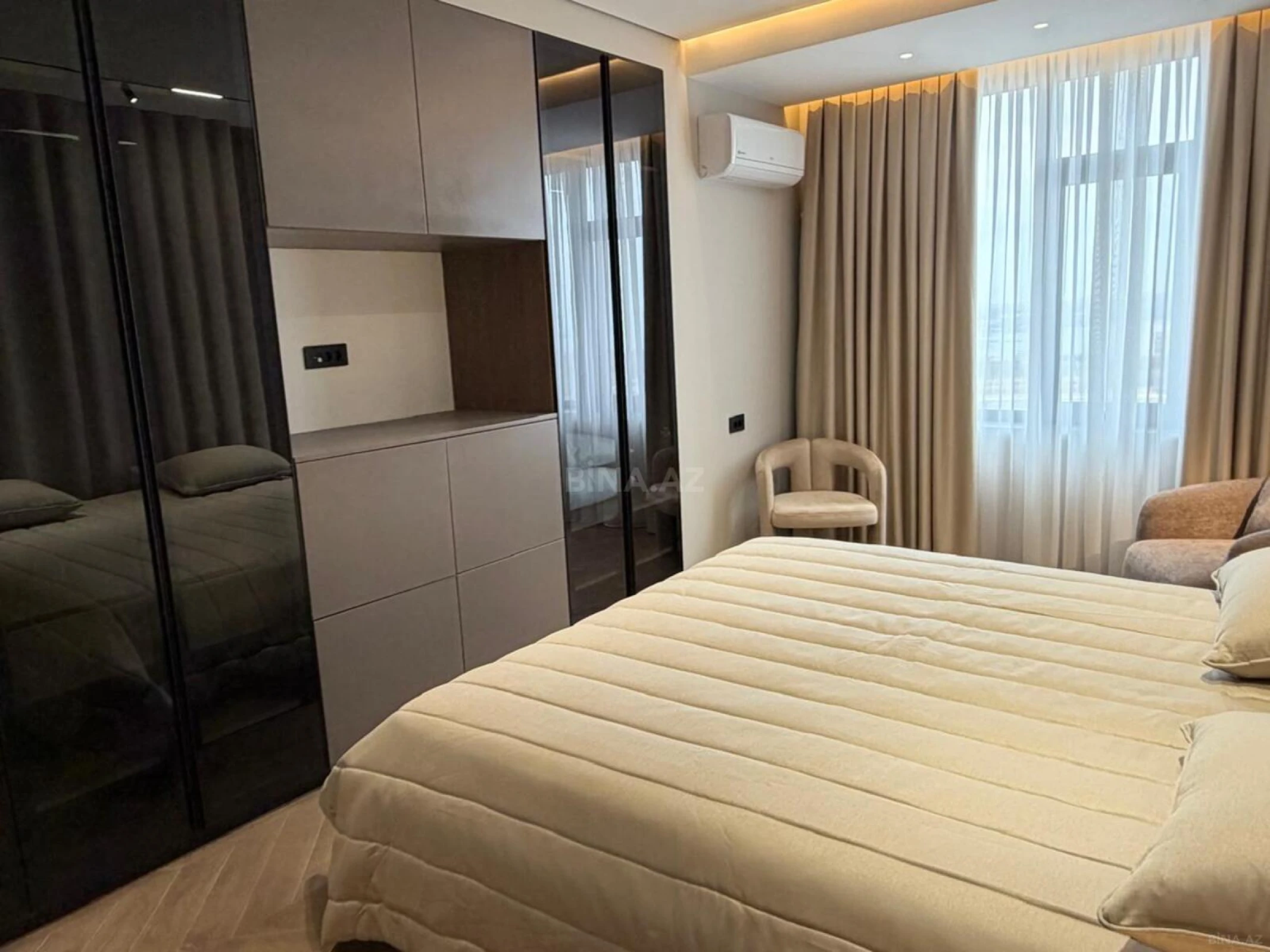 Kirayə verilir 3 otaqlı mənzil 140 m²