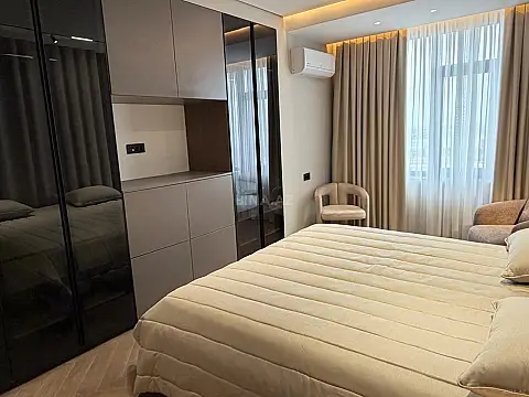 Kirayə verilir 3 otaqlı mənzil 140 m²