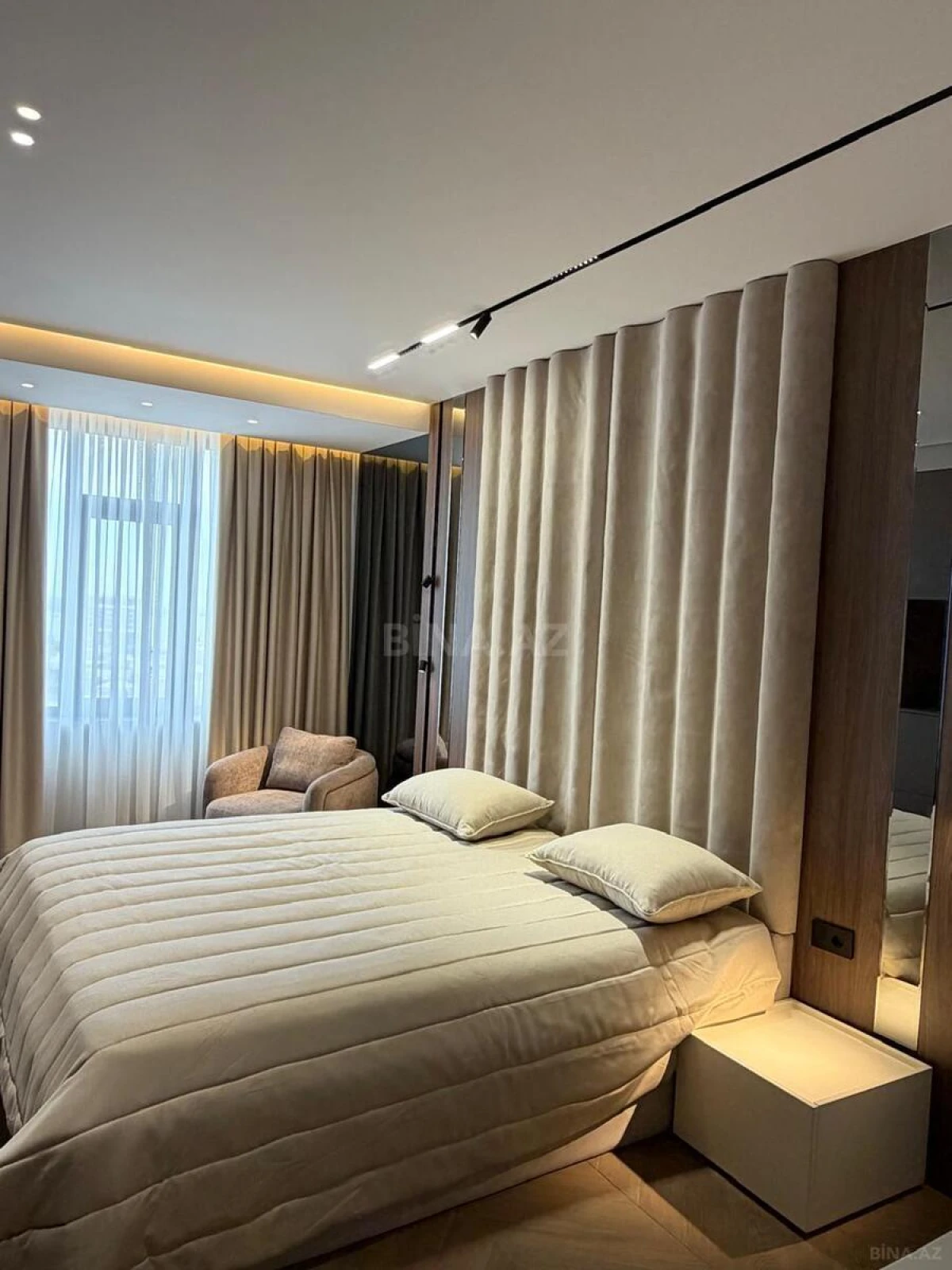 Kirayə verilir 3 otaqlı mənzil 140 m²