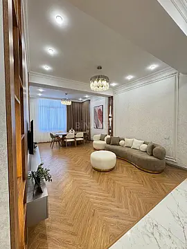 Satılır 3 otaqlı mənzil 82 m²