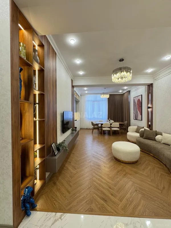 Satılır 3 otaqlı mənzil 82 m²
